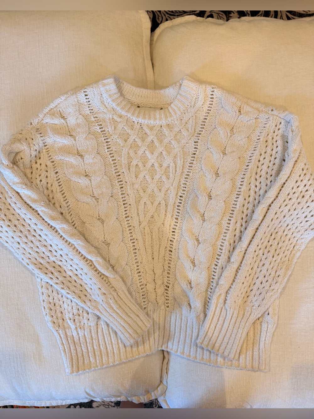 Abercrombie & Fitch Women's Ivory Cable Knit Sweater